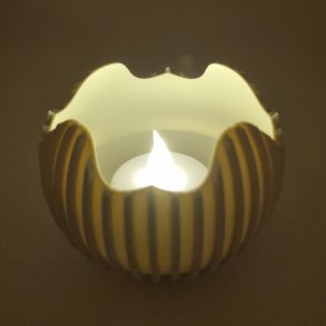 Rillet p�ske�g lysestage med LED fyrfadslys